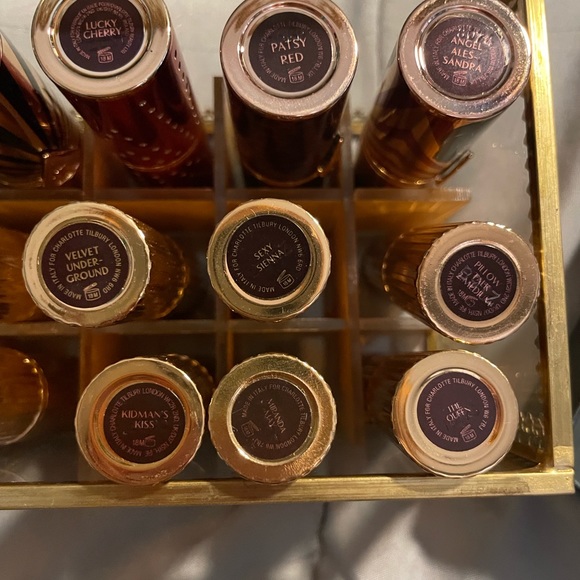 Original 24 Charlotte Tilbury Lipsticks + display case - Picture 7 of 14